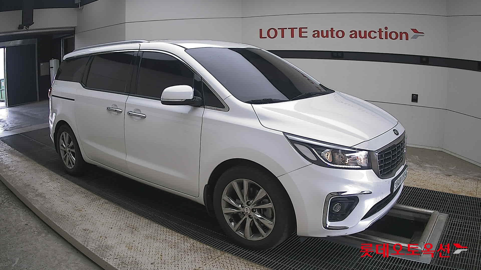 2020 - kia carnival