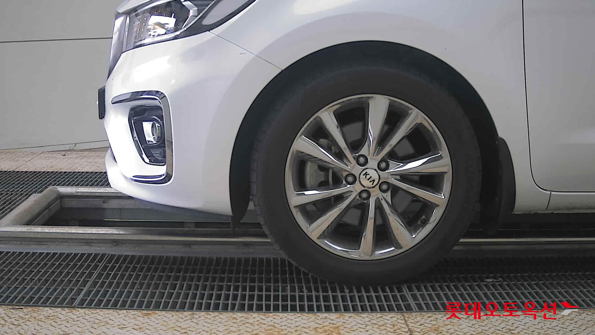 2020 - kia carnival