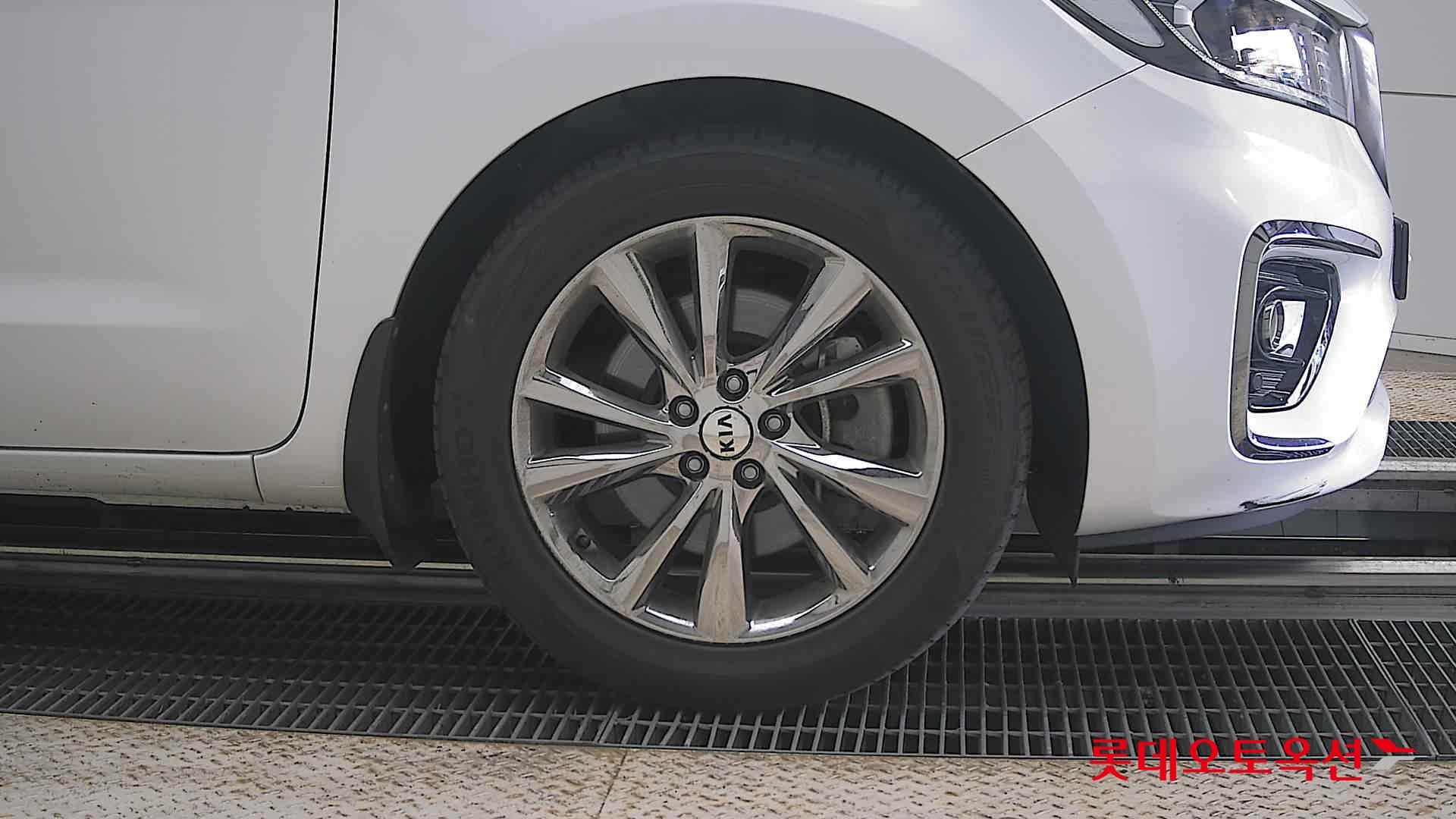 2020 - kia carnival