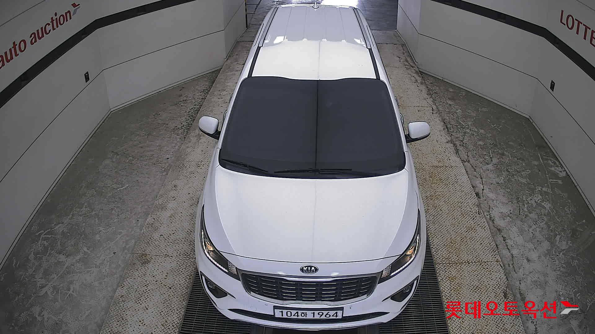 2020 - kia carnival
