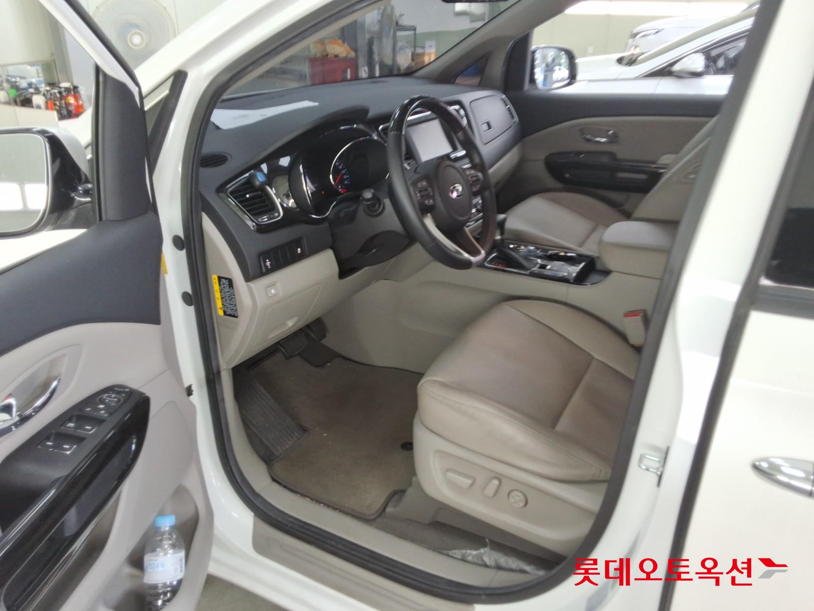 2020 - kia carnival