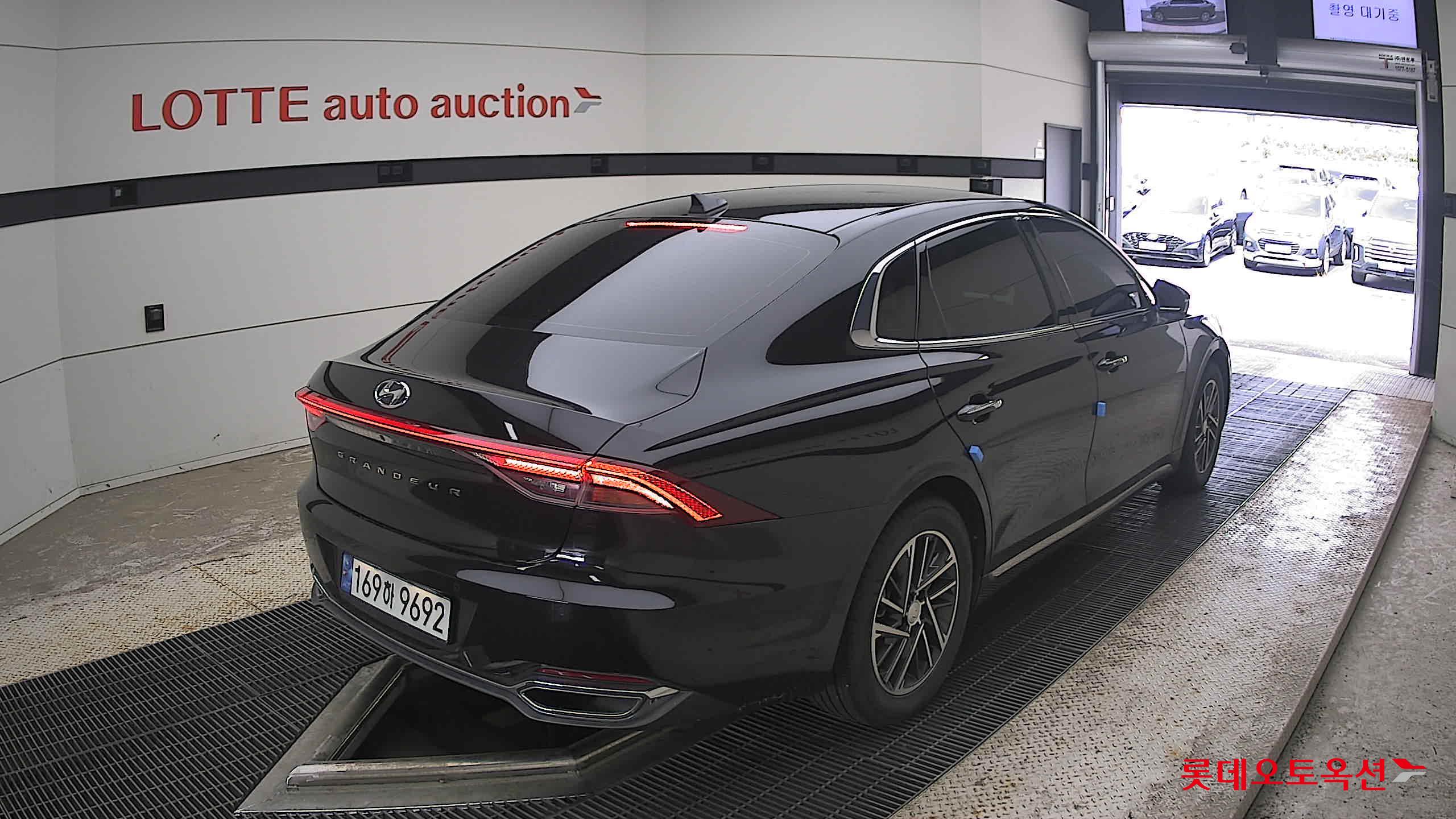 2022 - hyundai grandeur