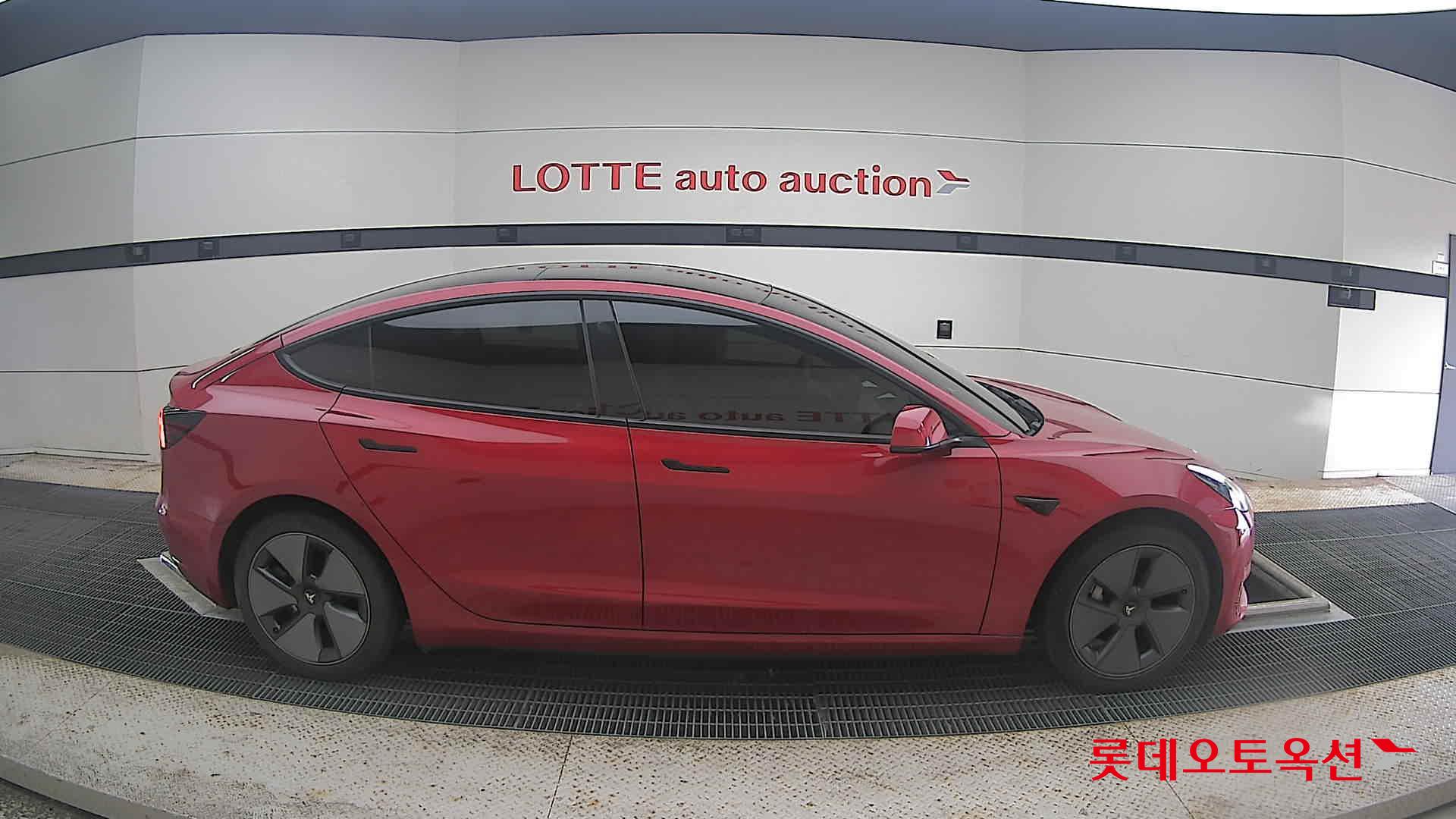 2022 - tesla model 3
