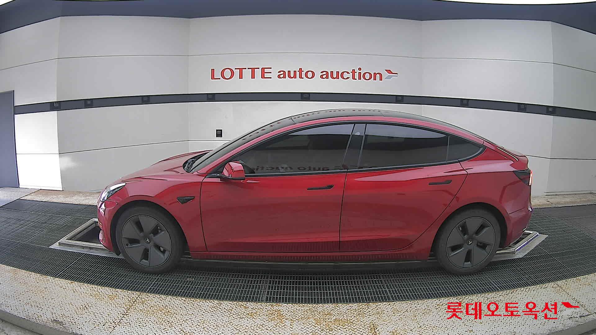 2022 - tesla model 3