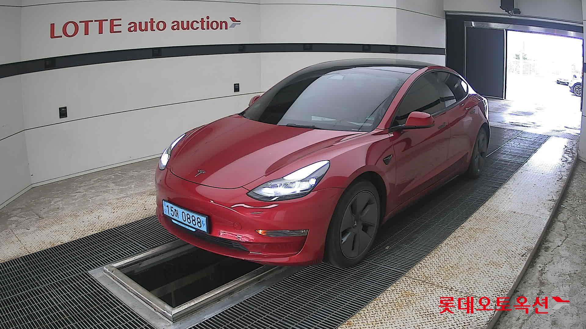 2022 - tesla model 3