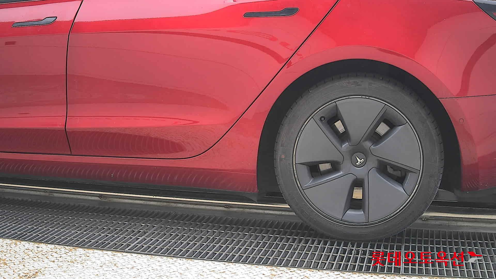 2022 - tesla model 3