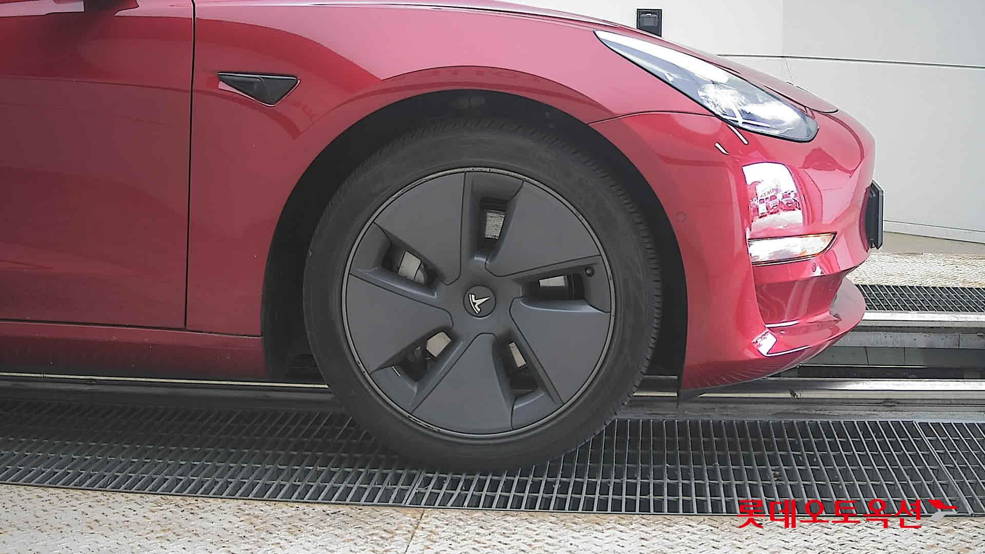 2022 - tesla model 3
