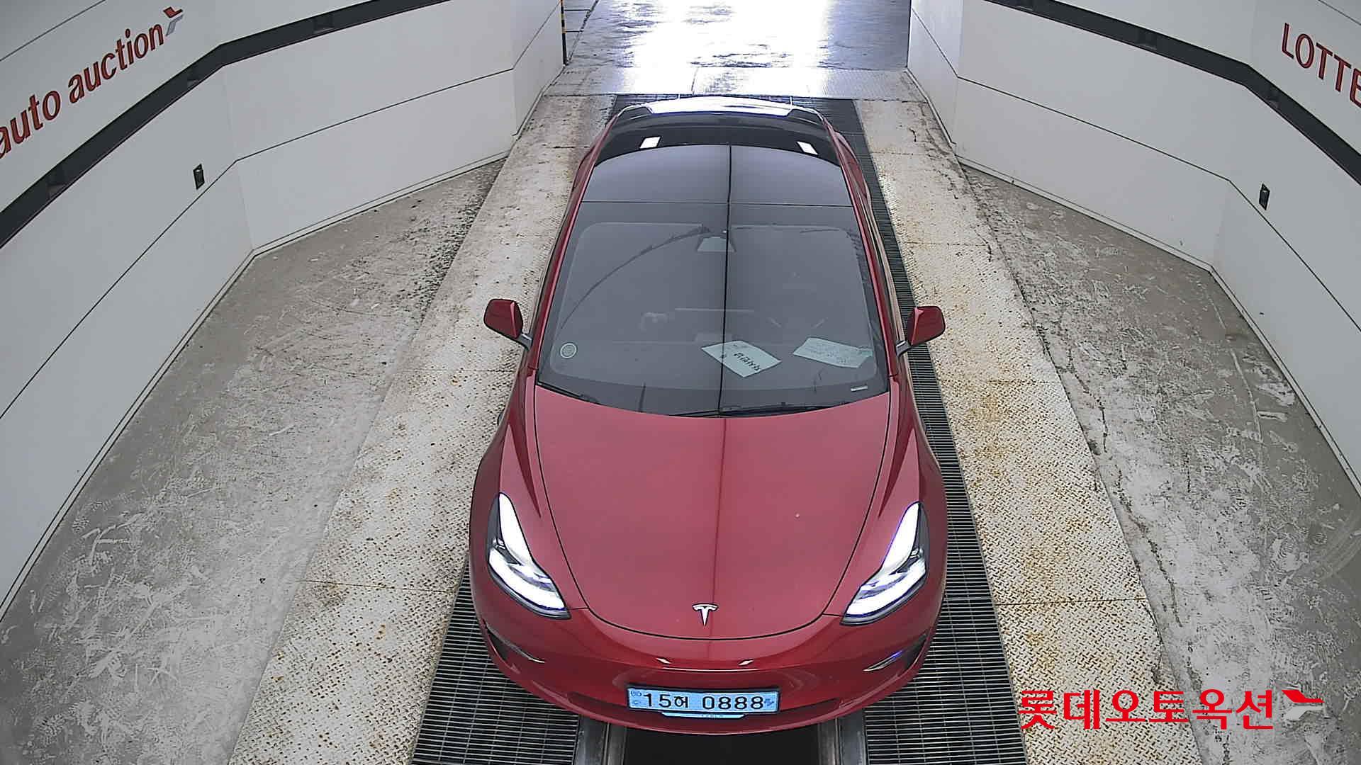 2022 - tesla model 3