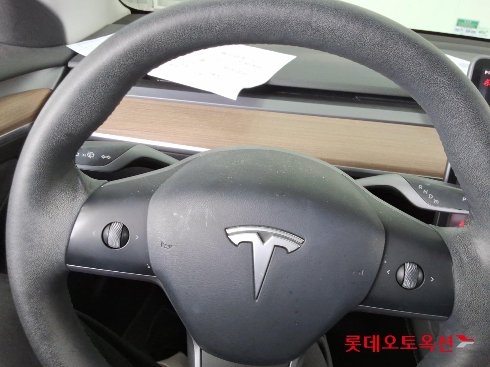 2022 - tesla model 3