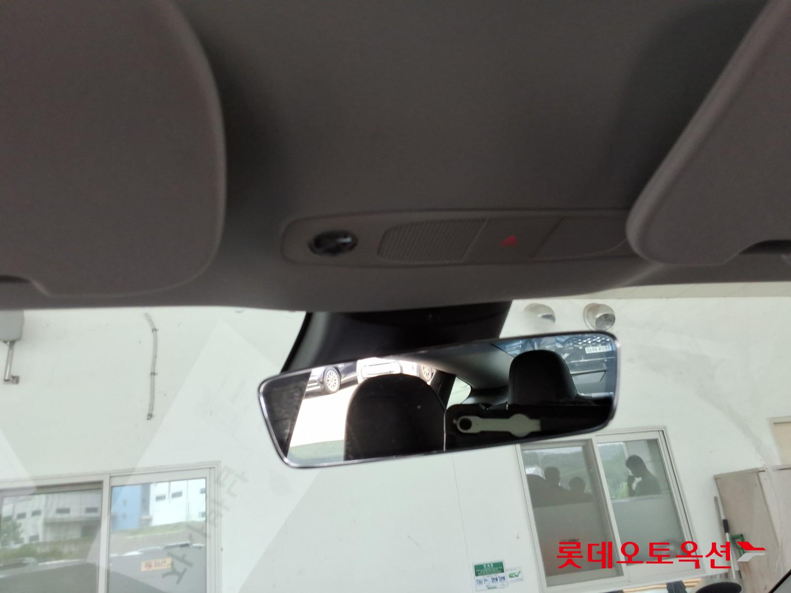 2022 - tesla model 3