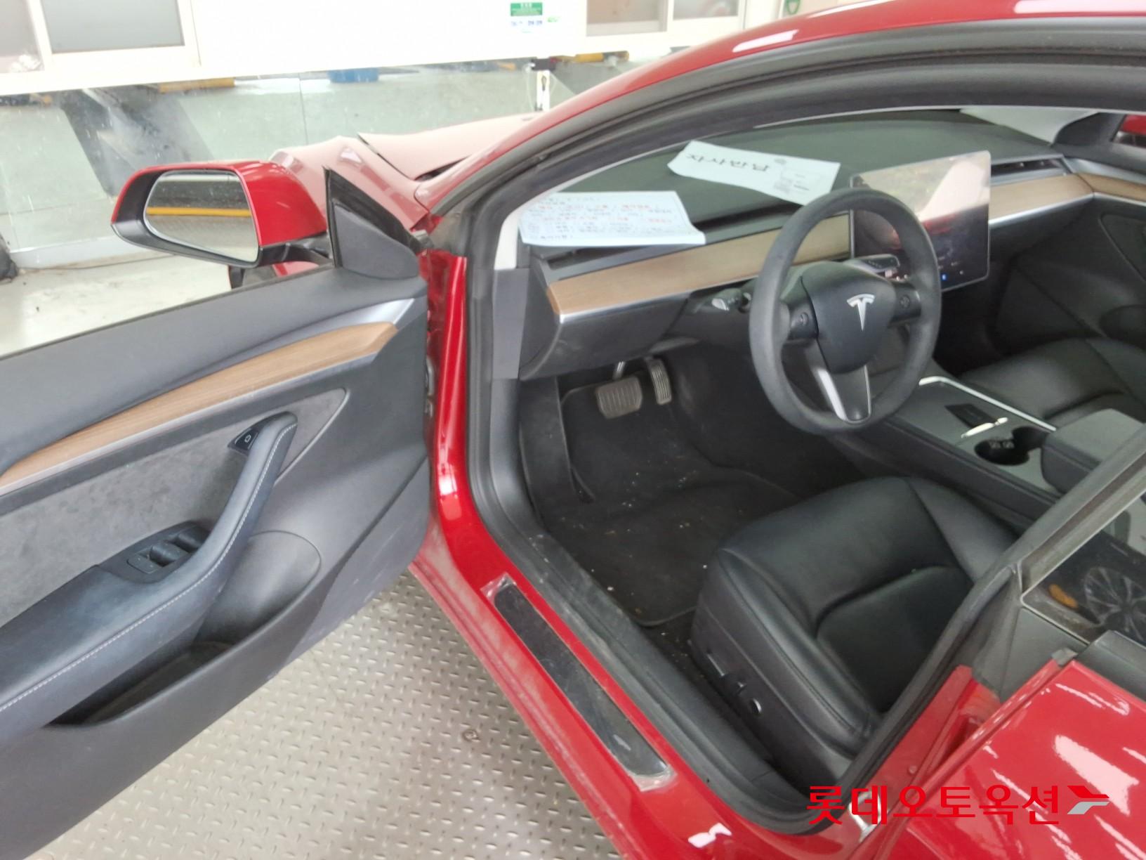 2022 - tesla model 3