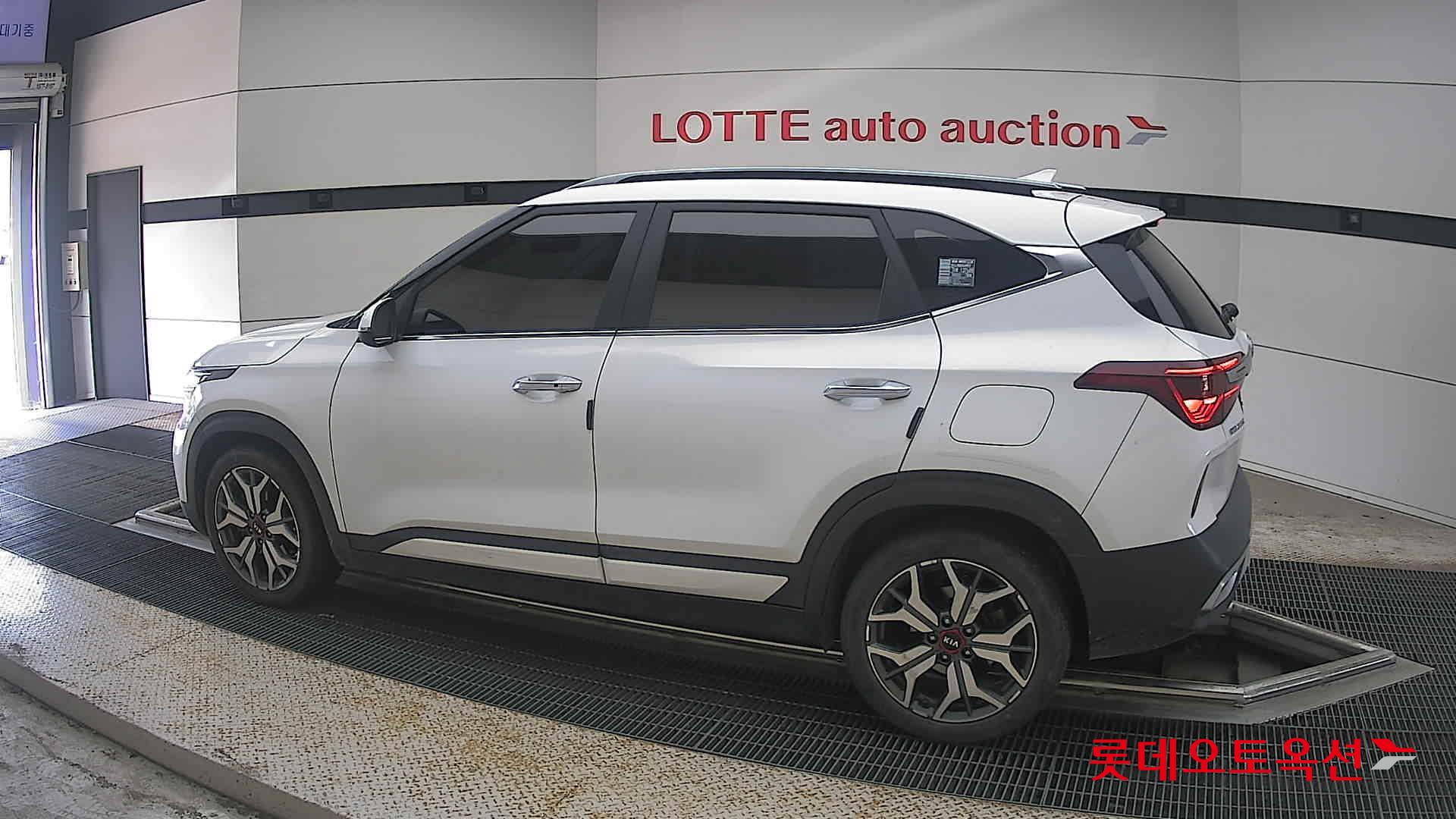 2021 - kia seltos