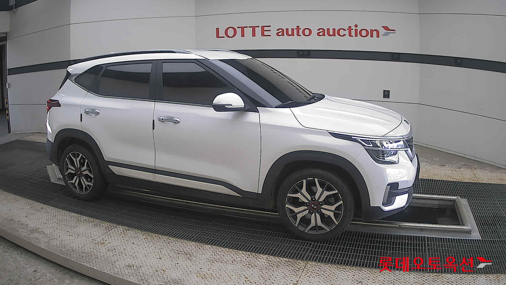2021 - kia seltos