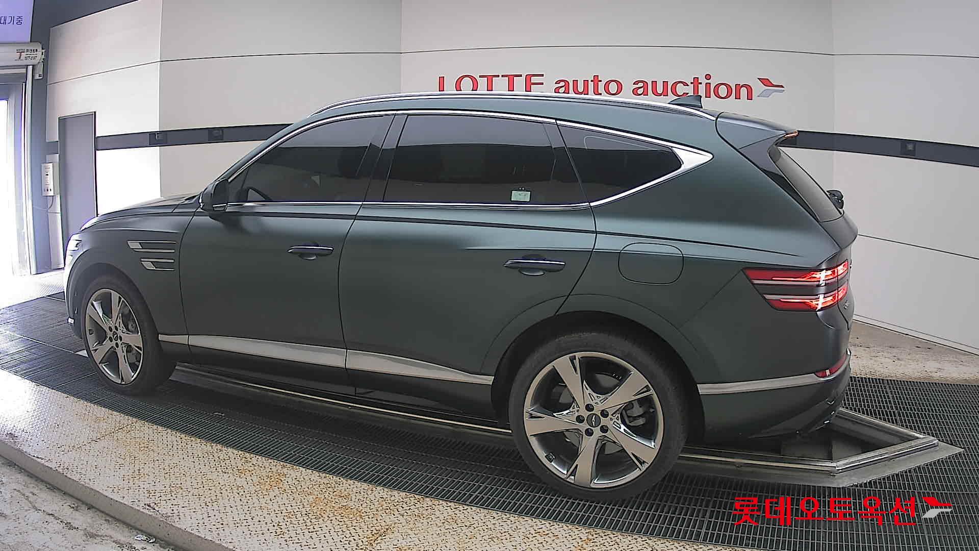2022 - genesis gv80