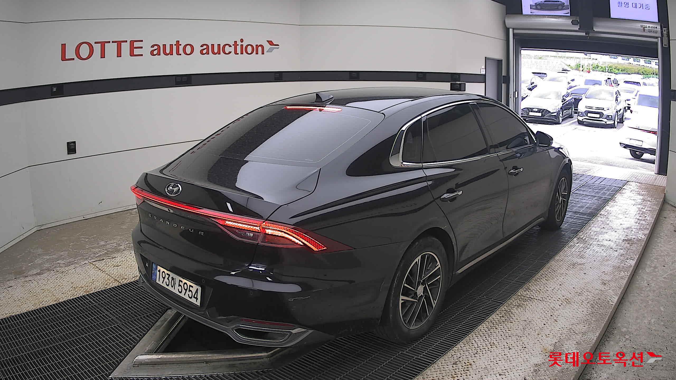 2022 - hyundai grandeur