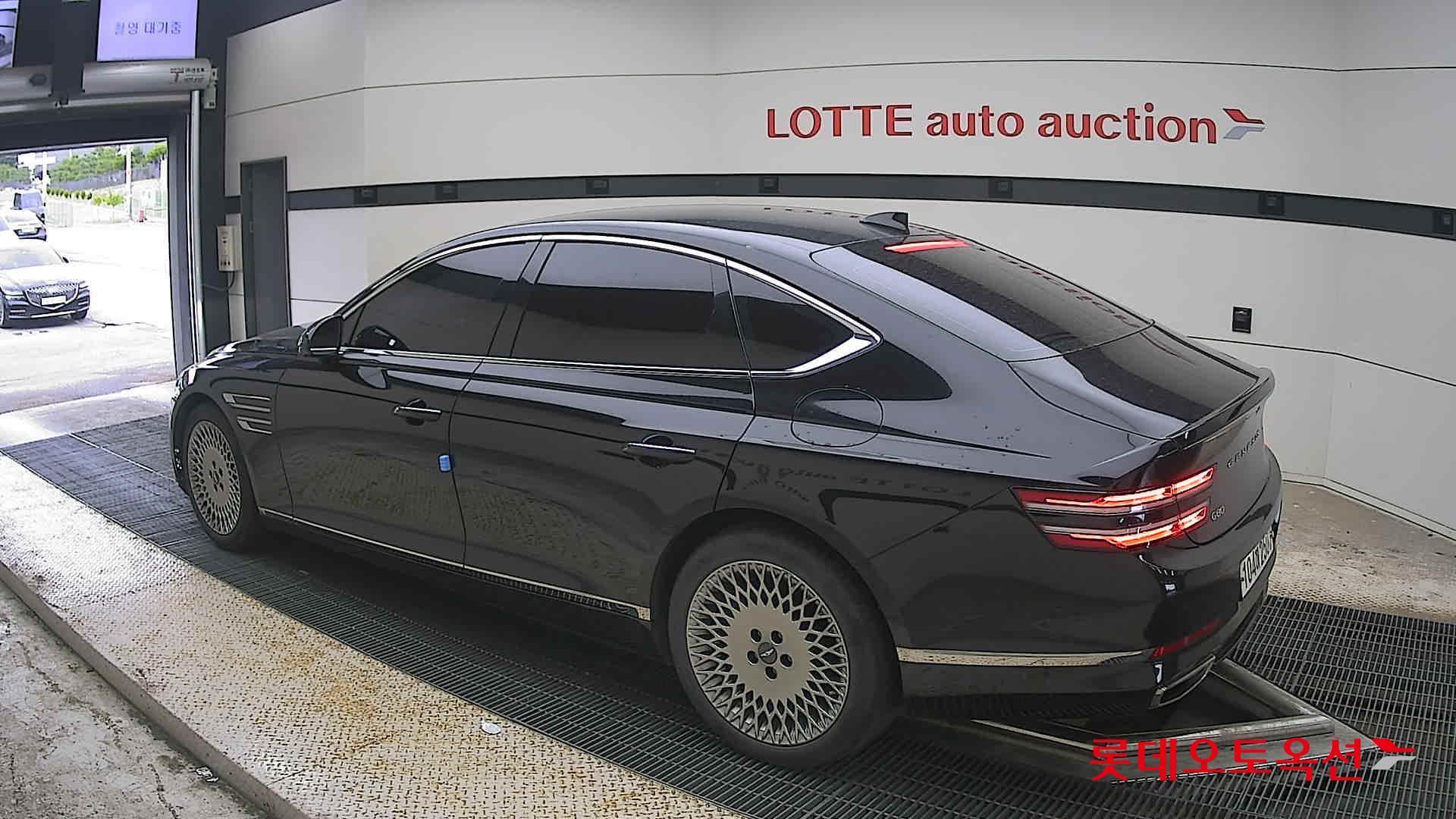2021 - genesis g80