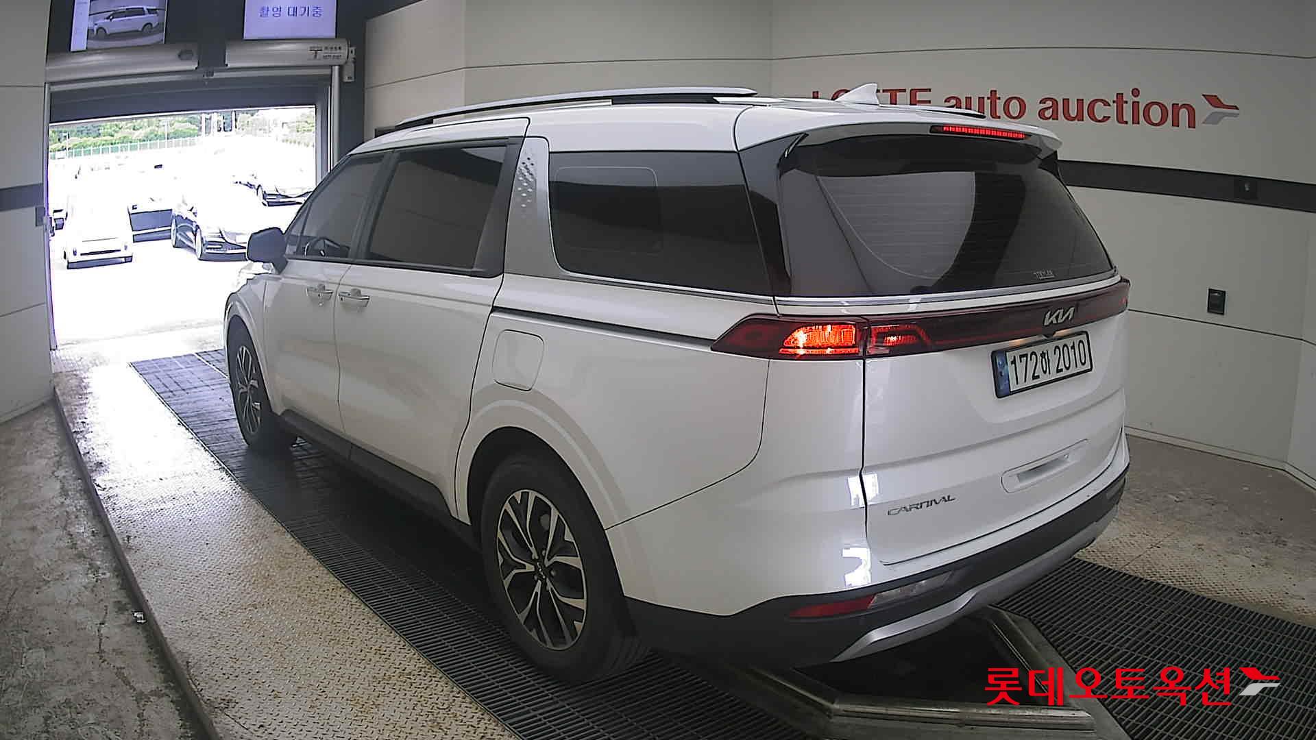 2023 - kia carnival