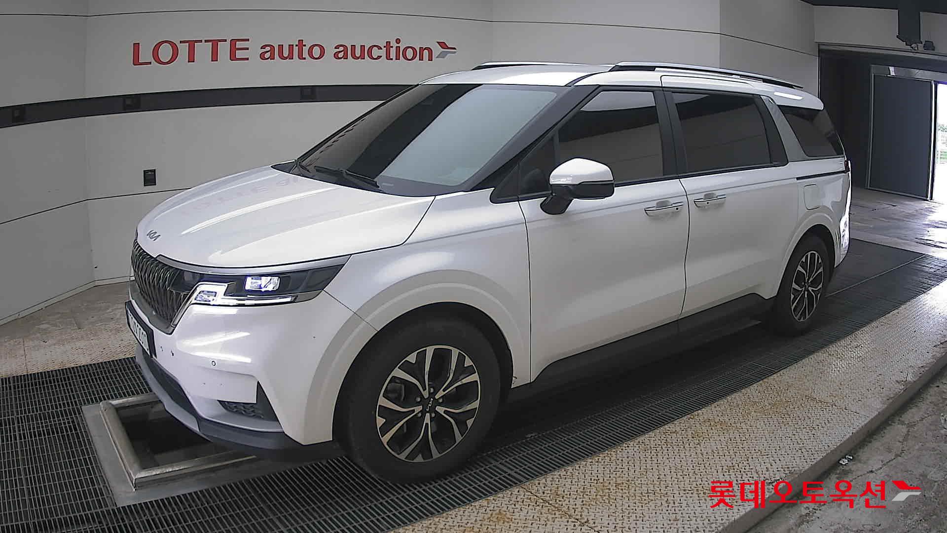 2023 - kia carnival