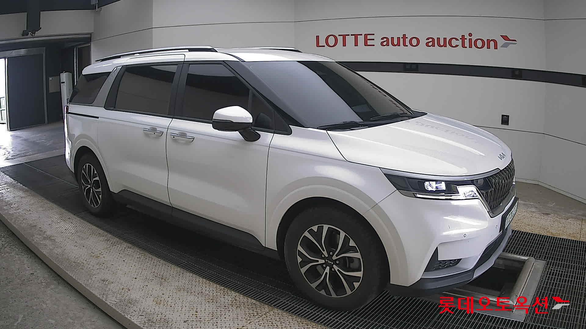 2023 - kia carnival