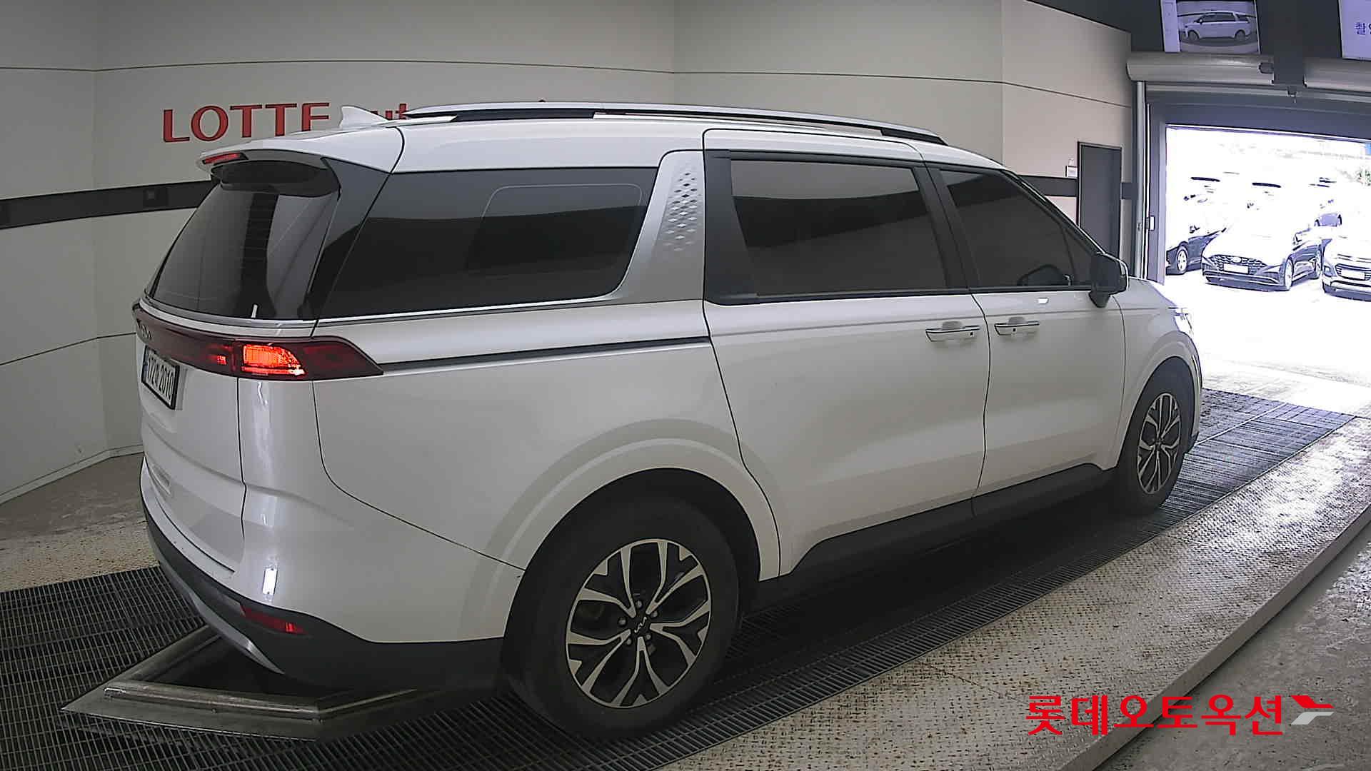 2023 - kia carnival