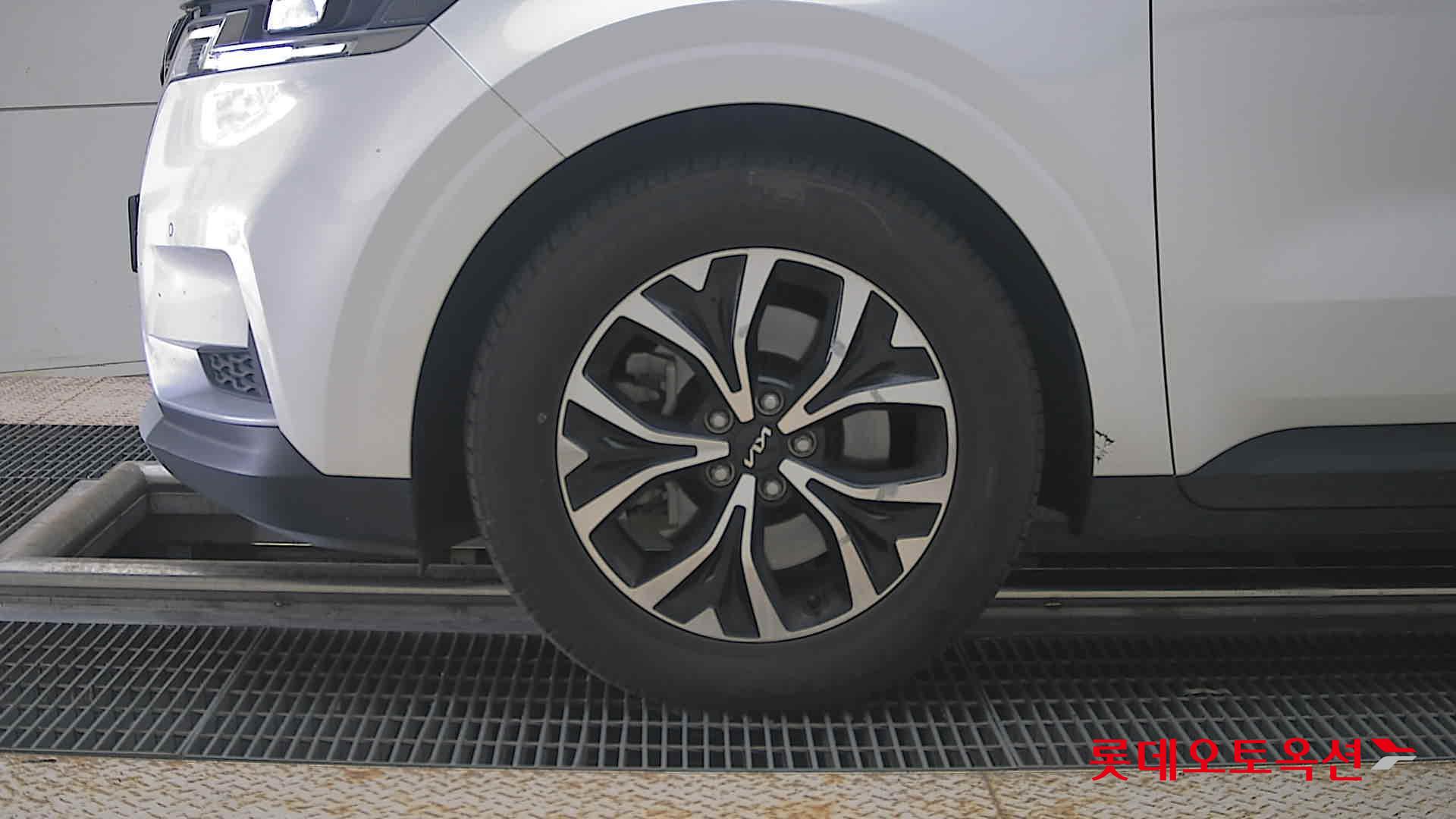 2023 - kia carnival