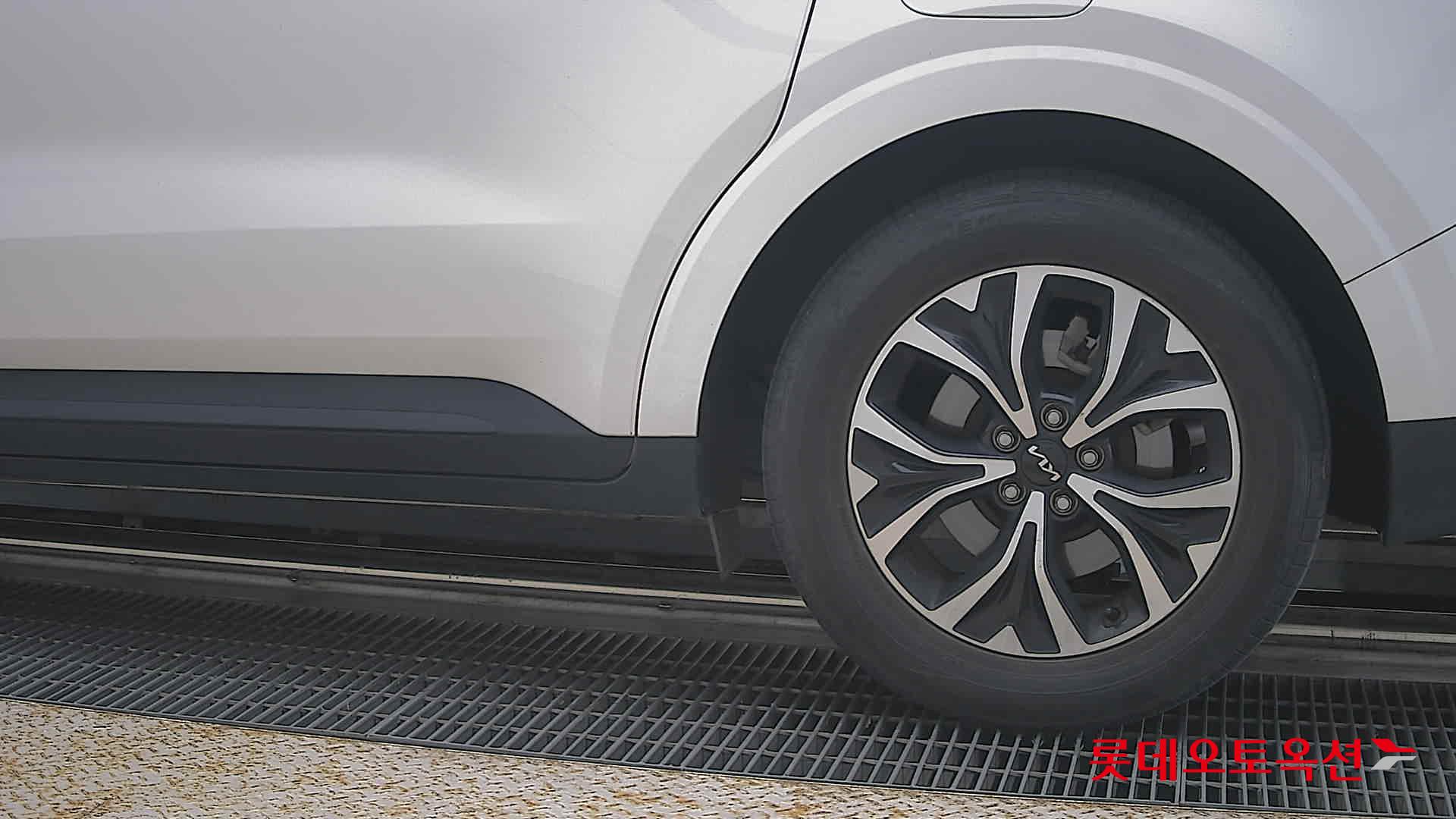 2023 - kia carnival
