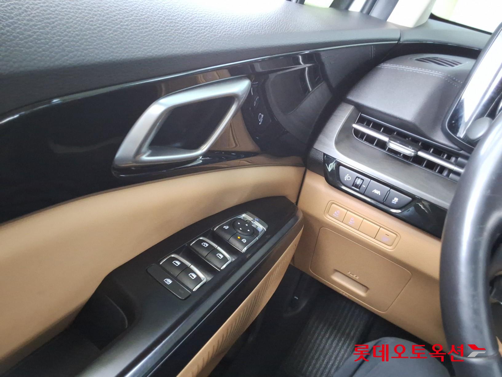 2023 - kia carnival