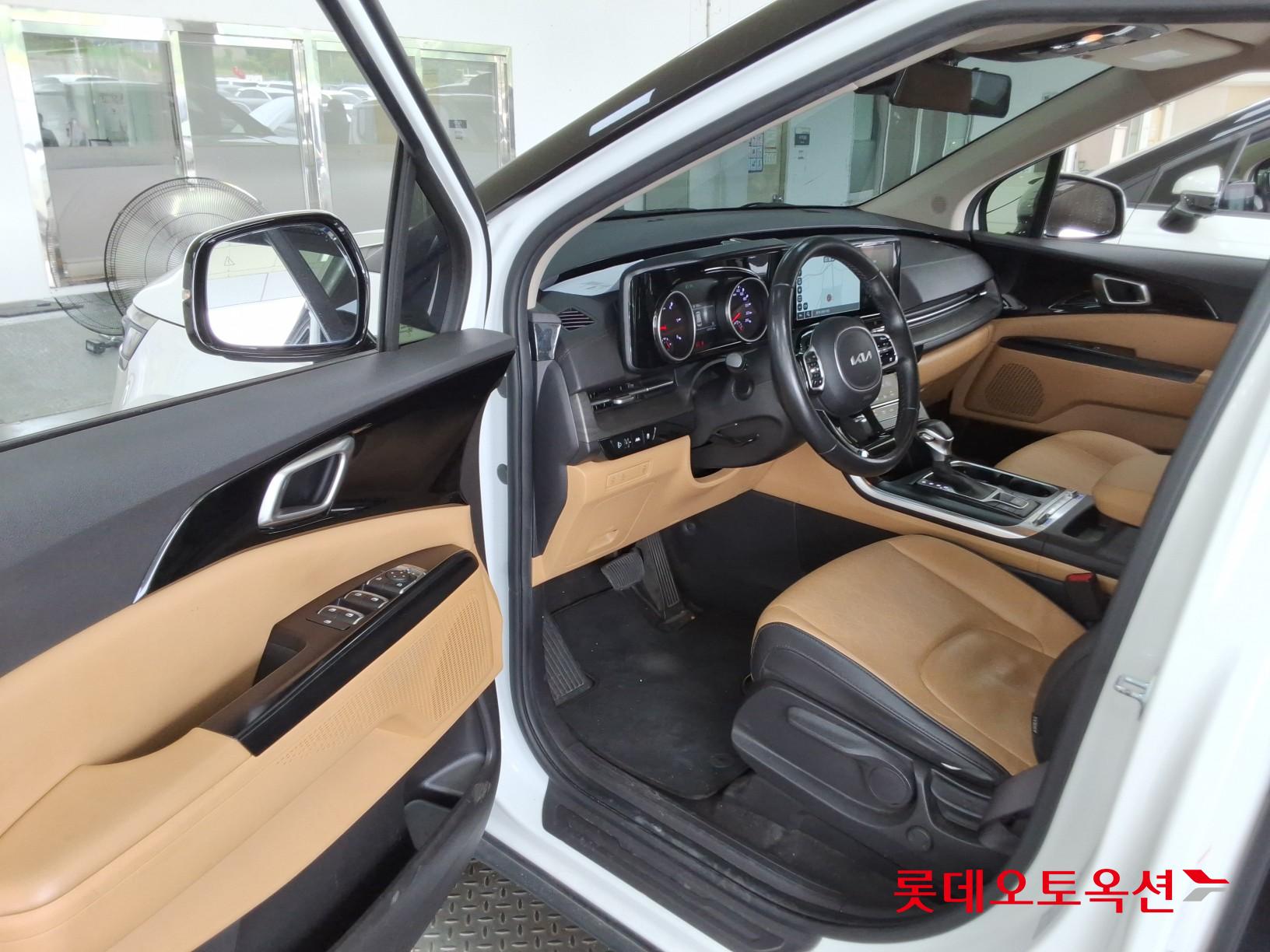 2023 - kia carnival