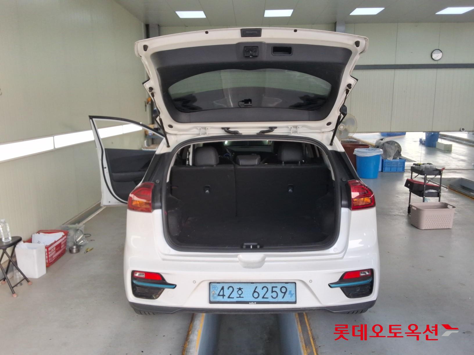 2022 - kia niro