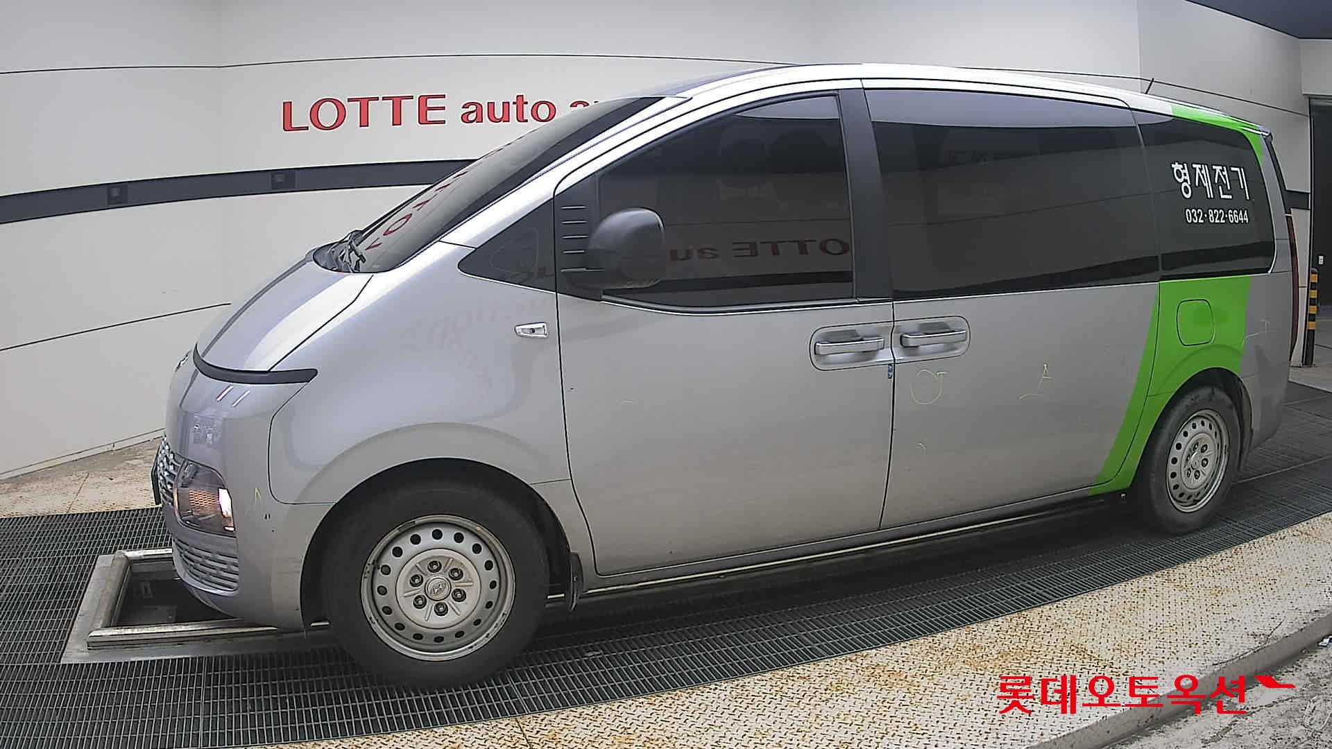 2022 - hyundai staria