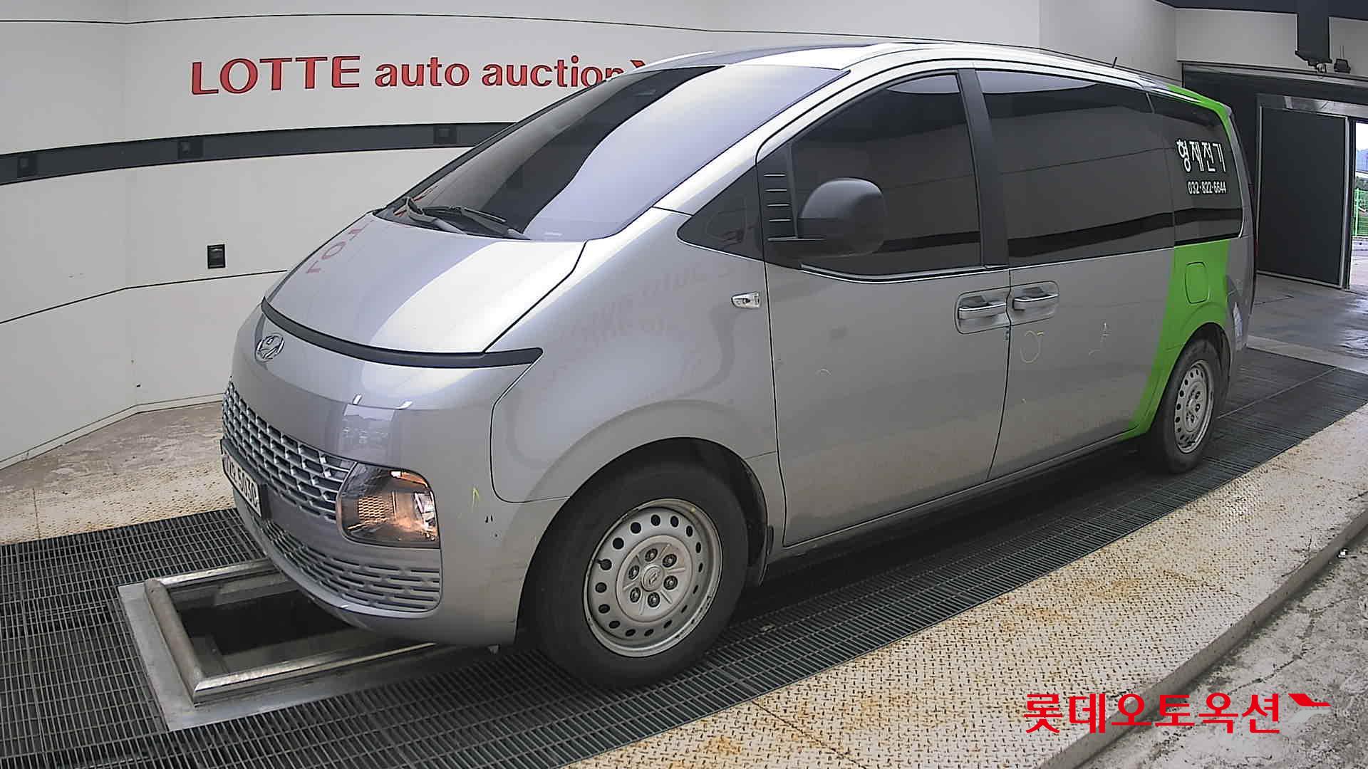 2022 - hyundai staria