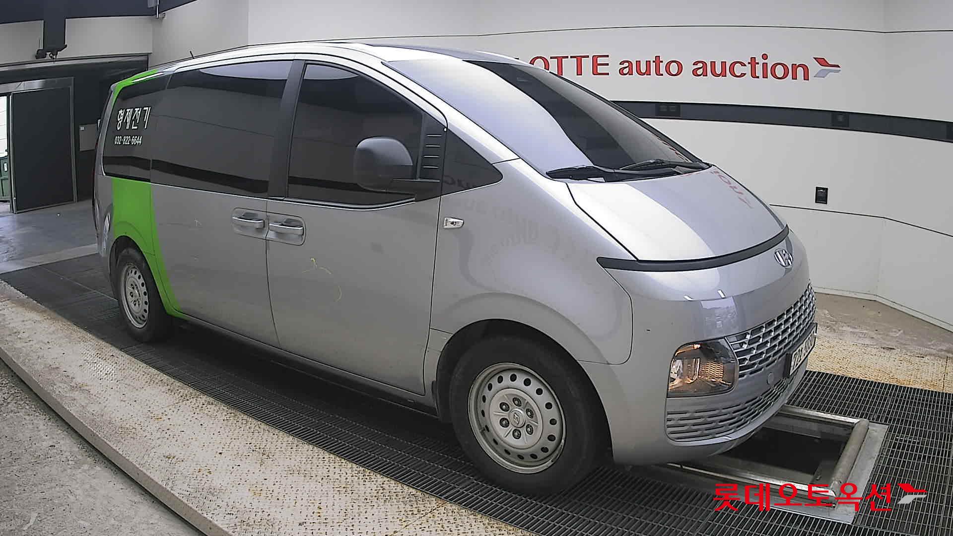 2022 - hyundai staria