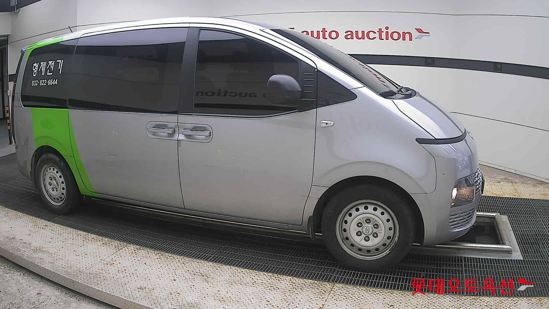 2022 - hyundai staria