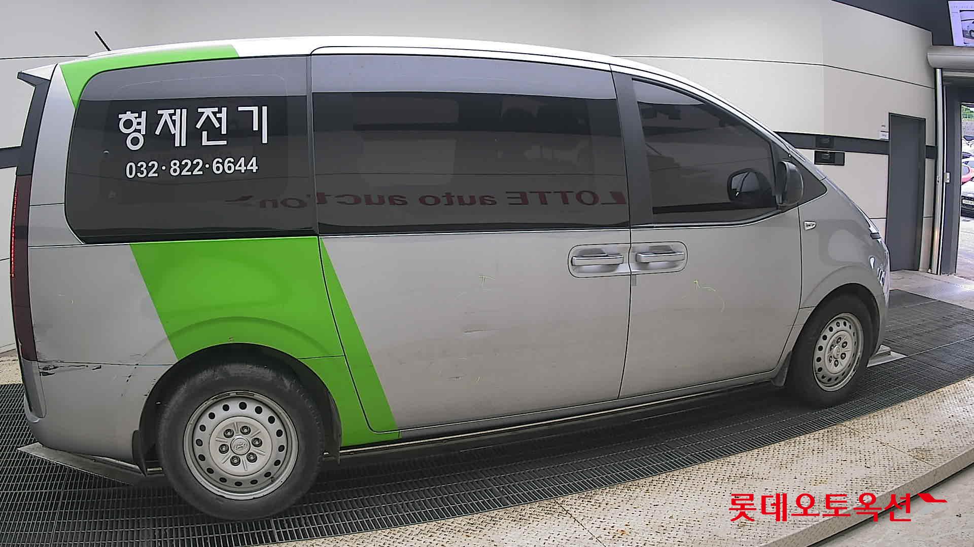 2022 - hyundai staria