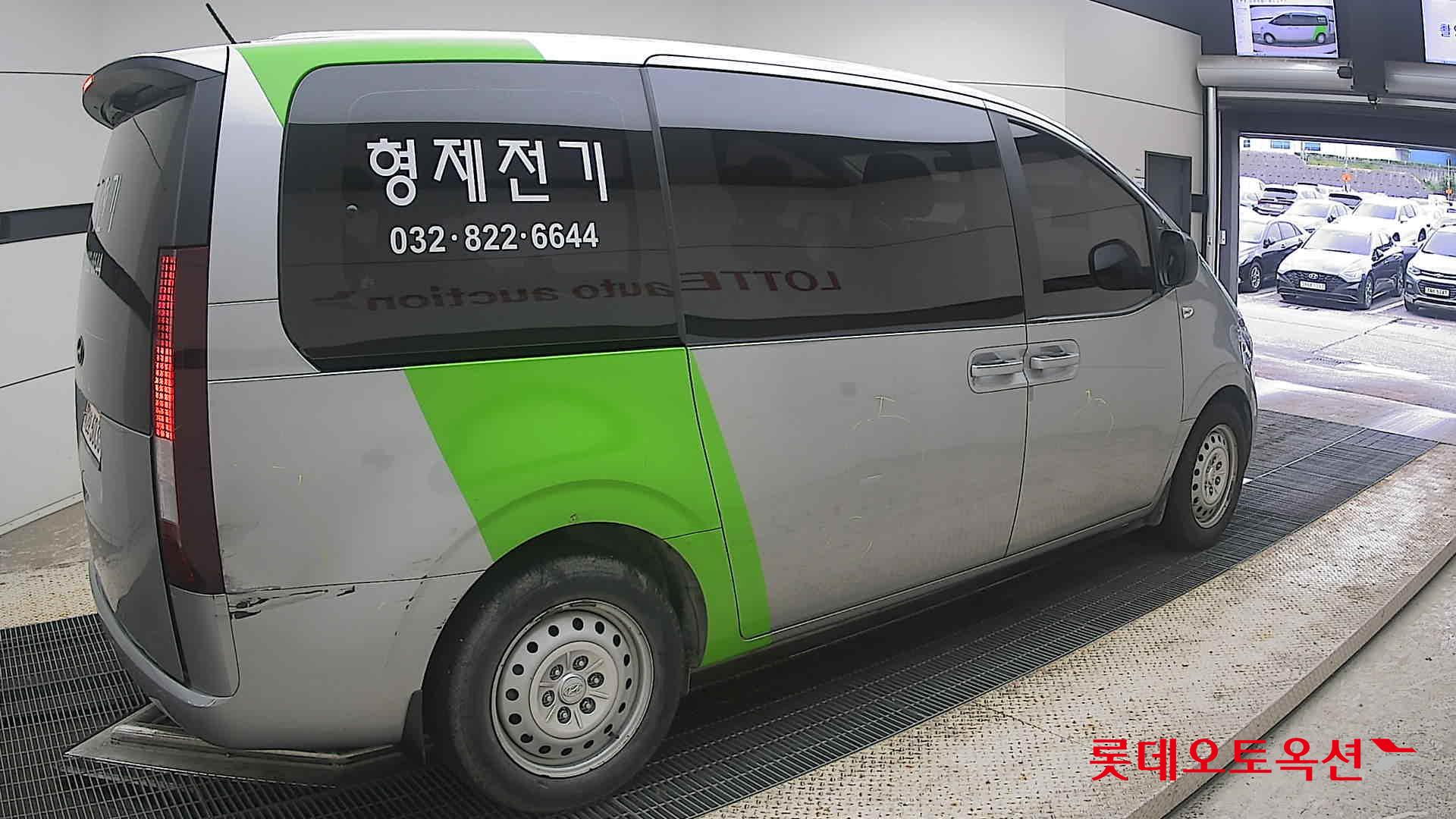 2022 - hyundai staria
