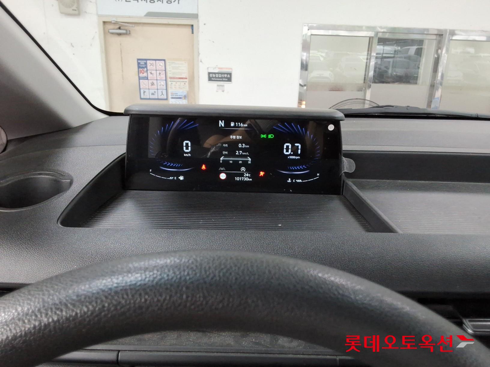 2022 - hyundai staria