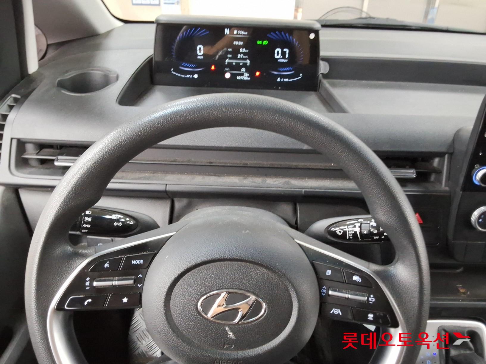 2022 - hyundai staria