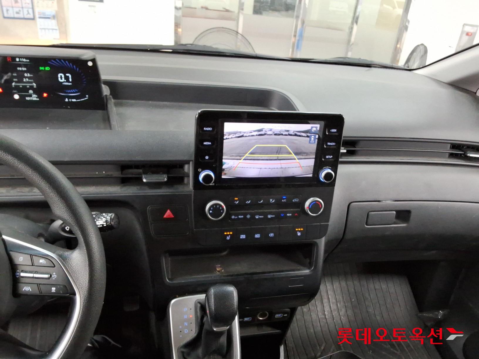 2022 - hyundai staria