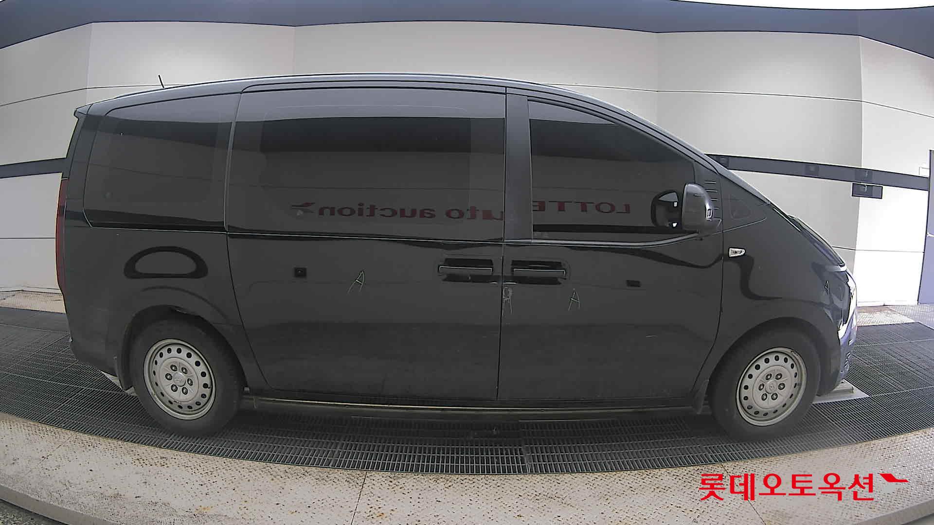 2022 - hyundai staria