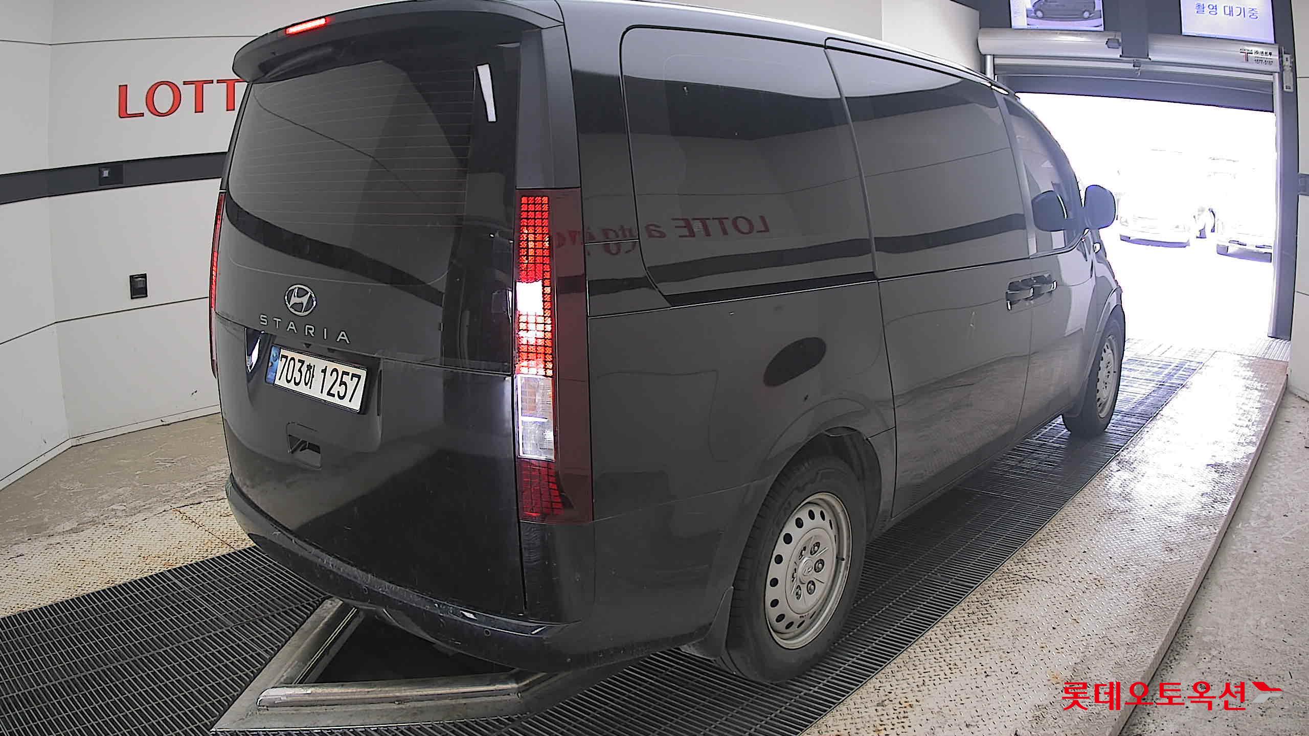 2022 - hyundai staria