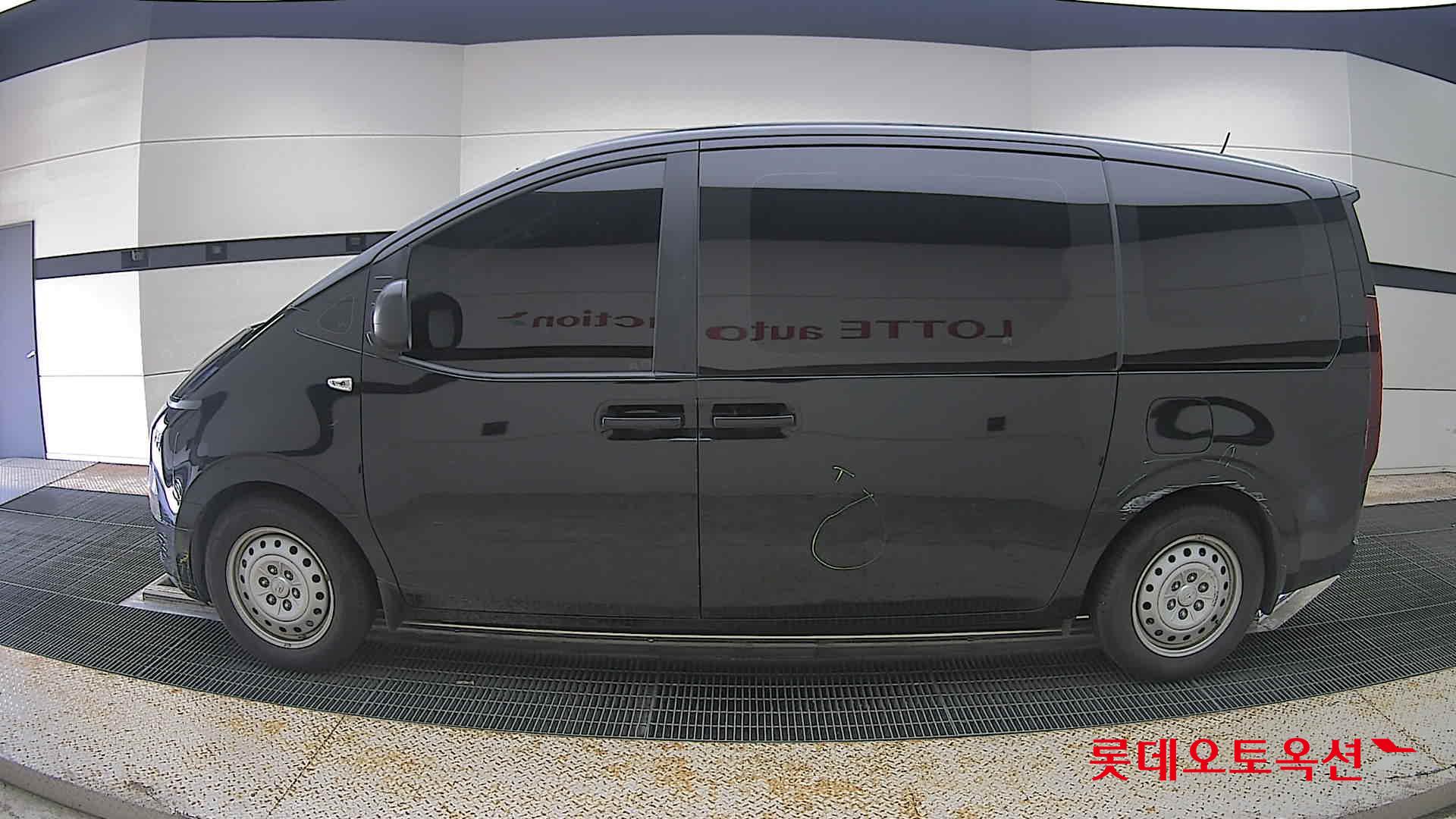 2022 - hyundai staria