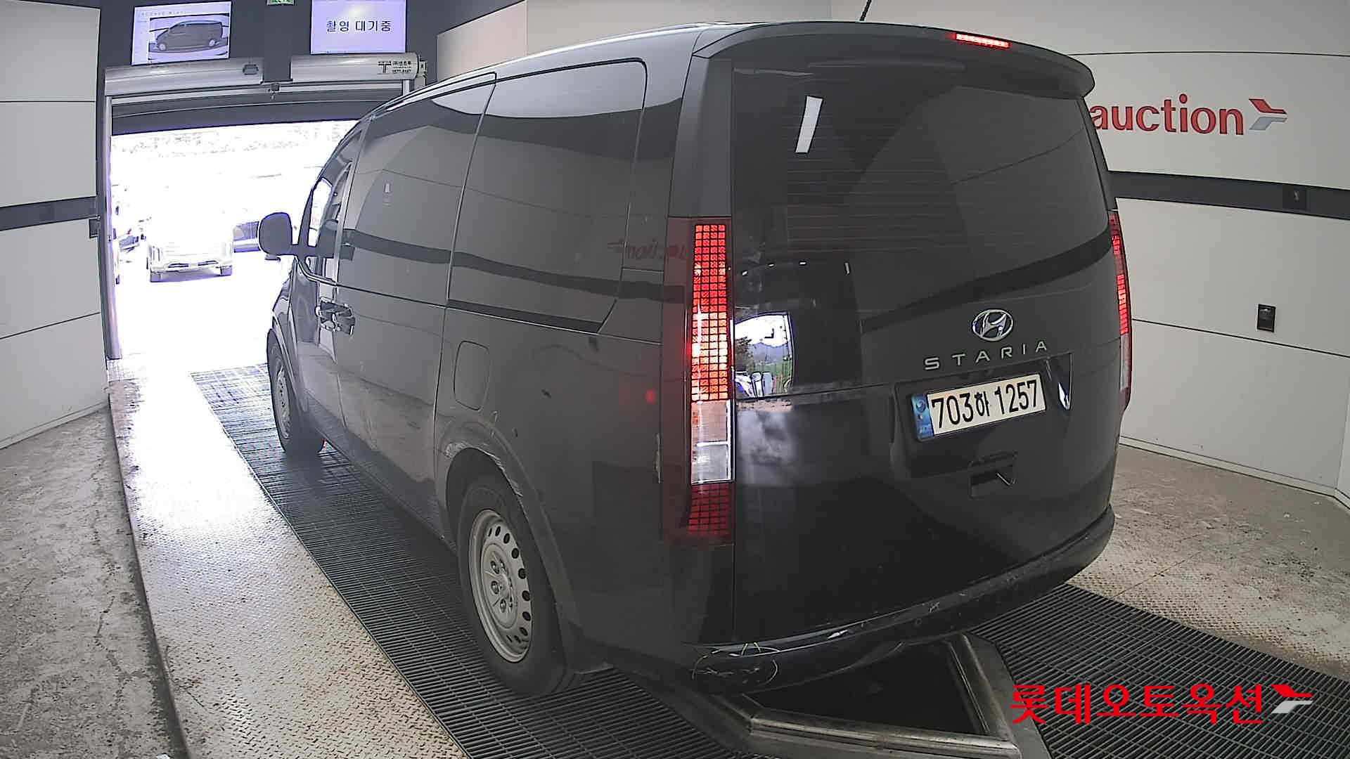 2022 - hyundai staria