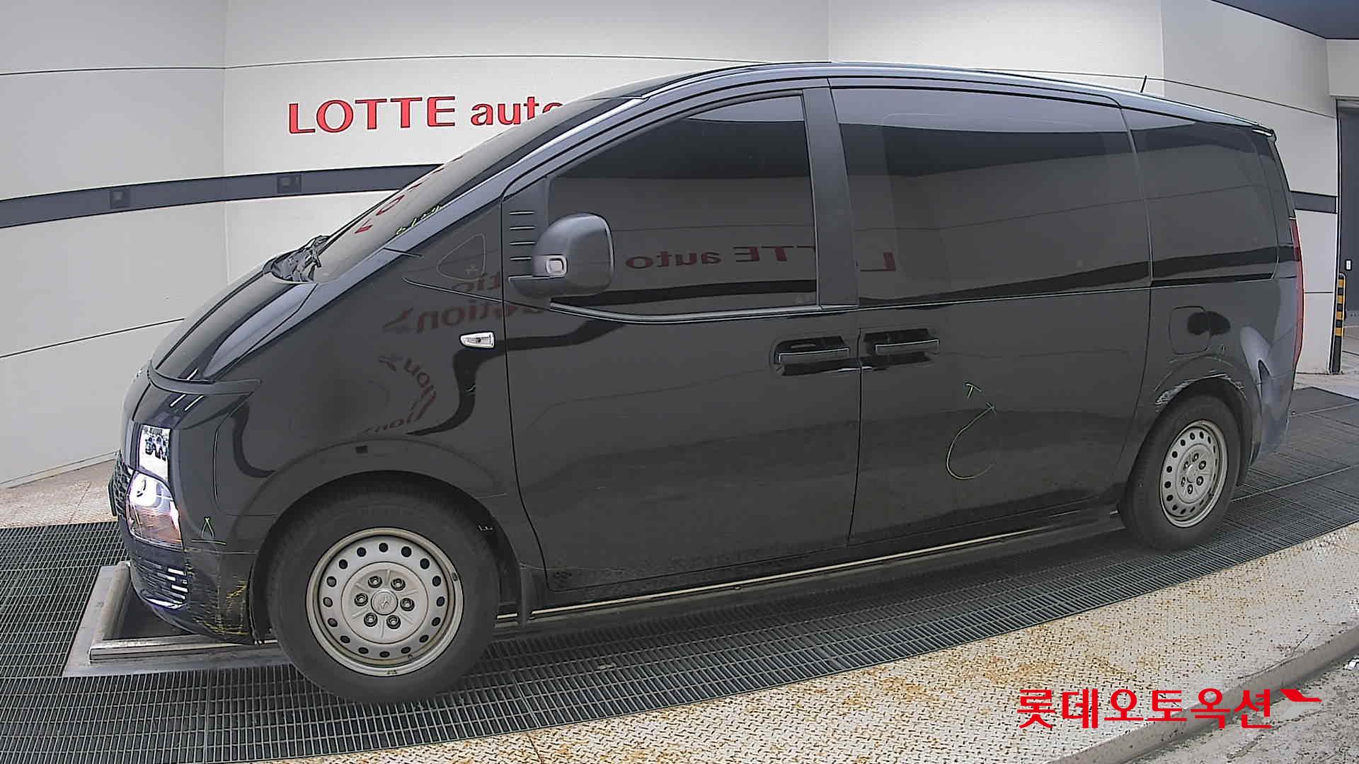 2022 - hyundai staria