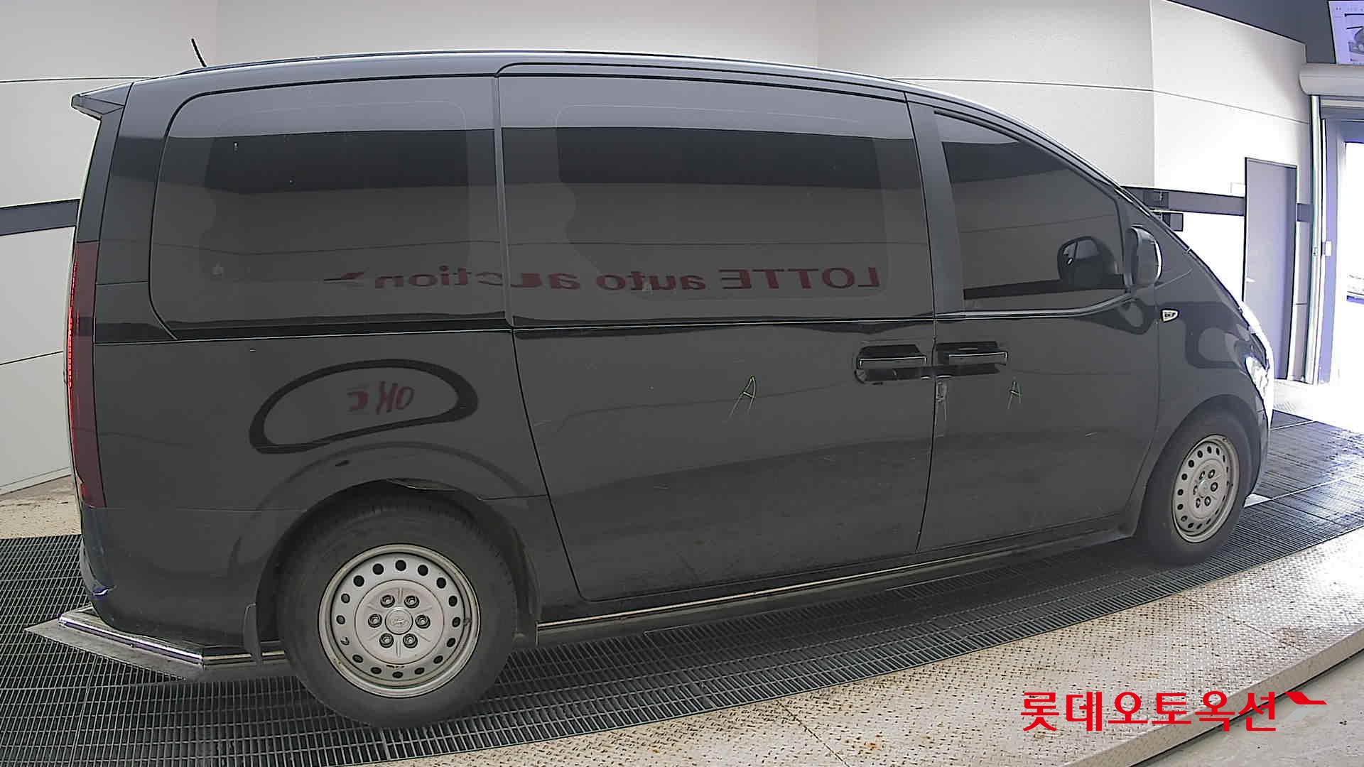 2022 - hyundai staria
