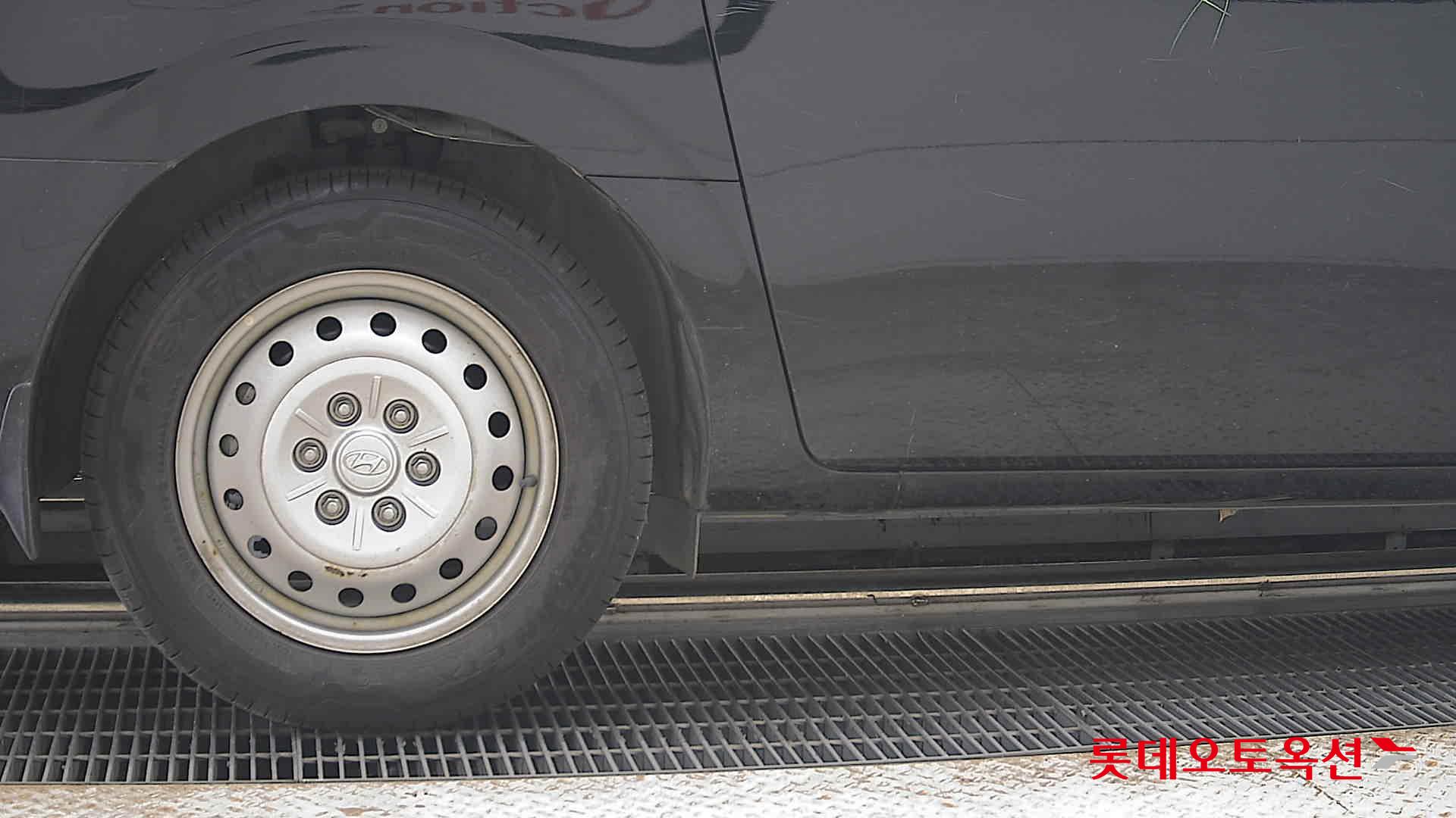 2022 - hyundai staria