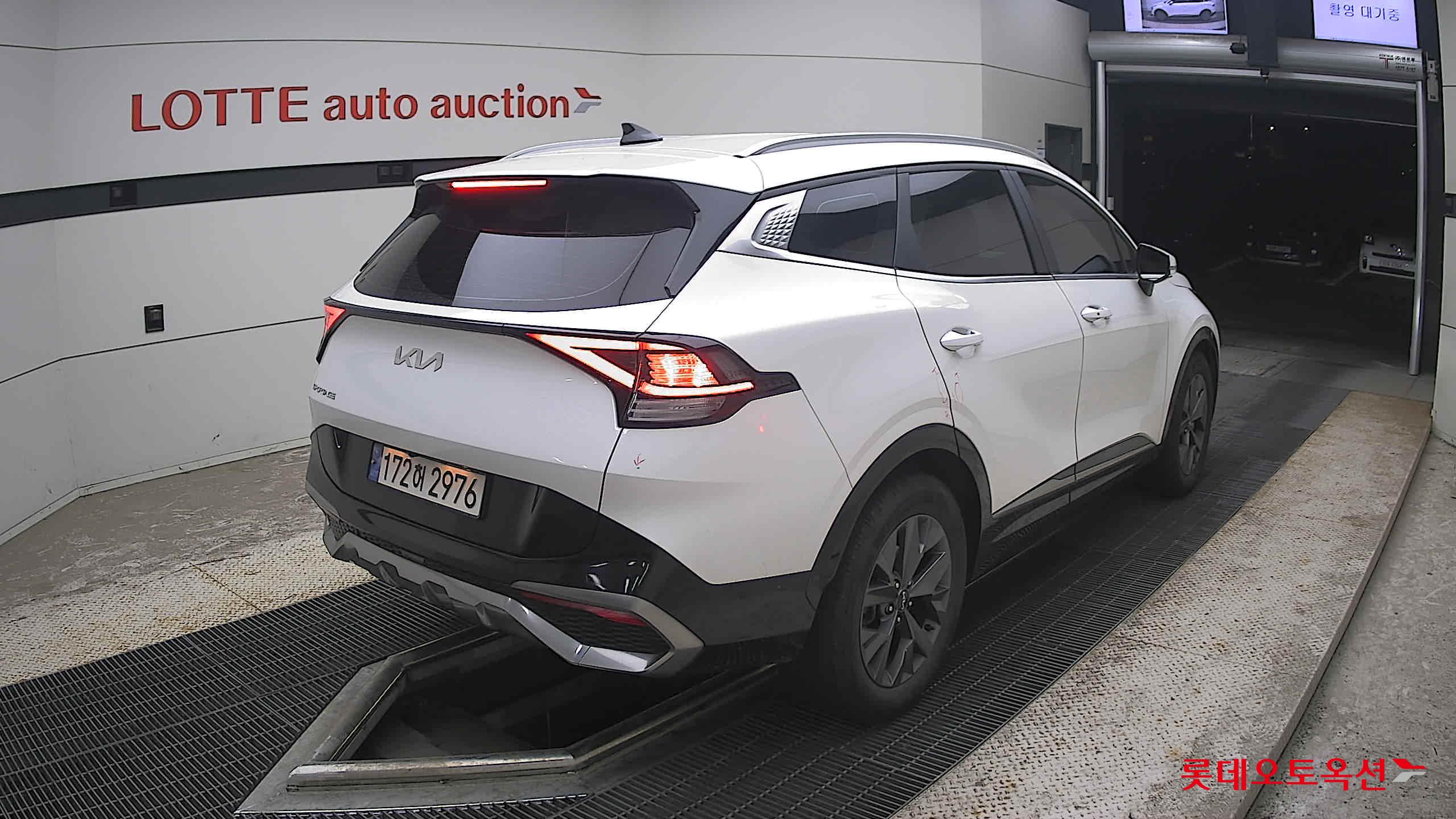 2023 - kia sportage