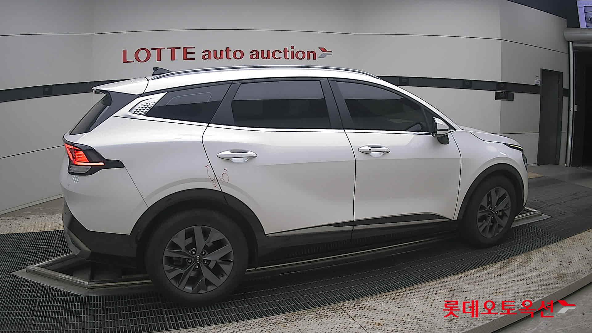 2023 - kia sportage