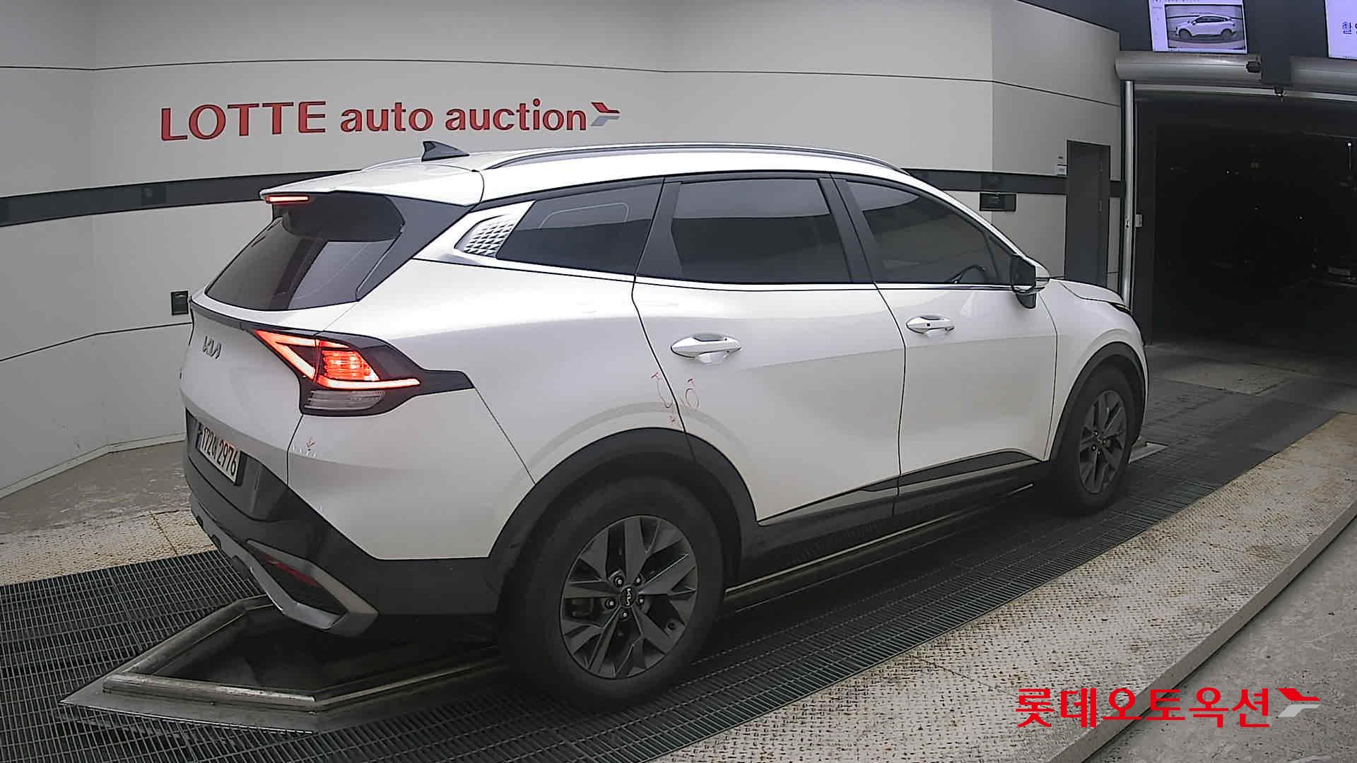 2023 - kia sportage