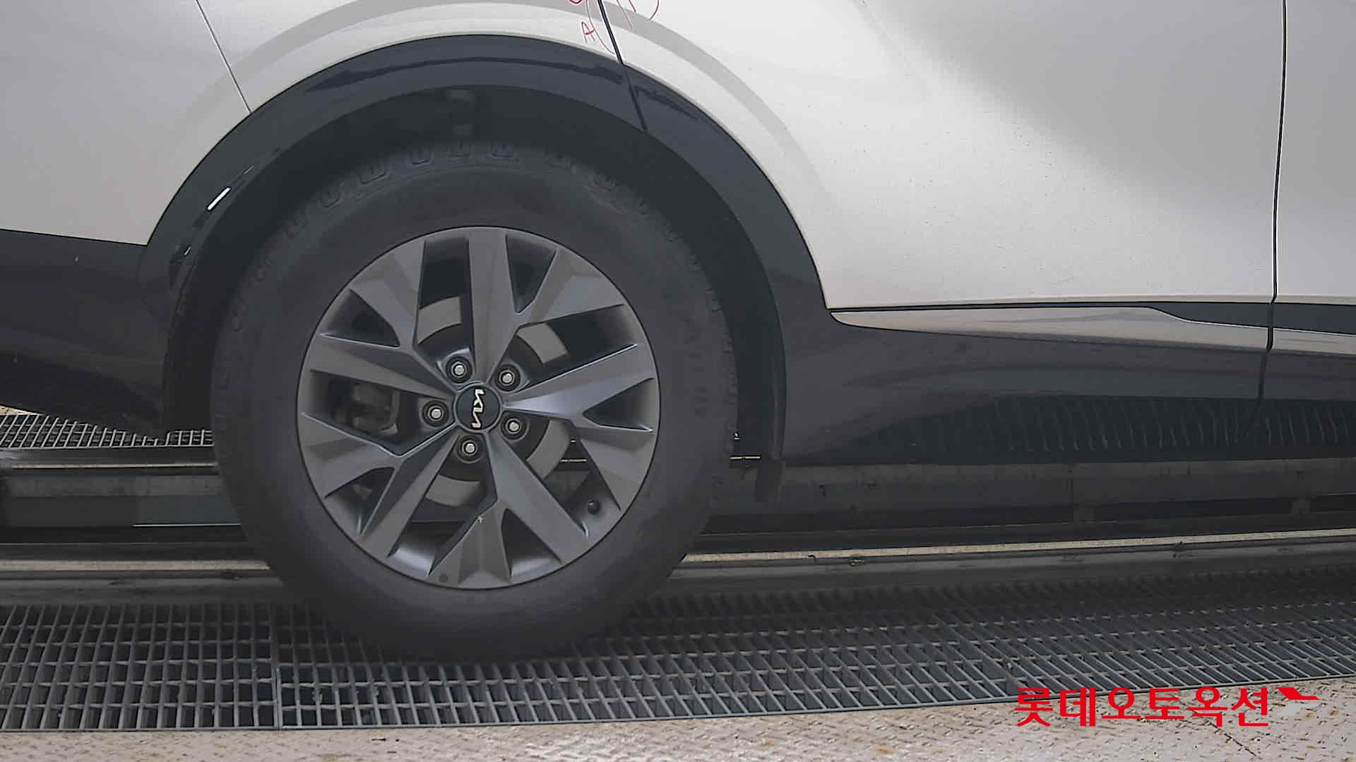 2023 - kia sportage