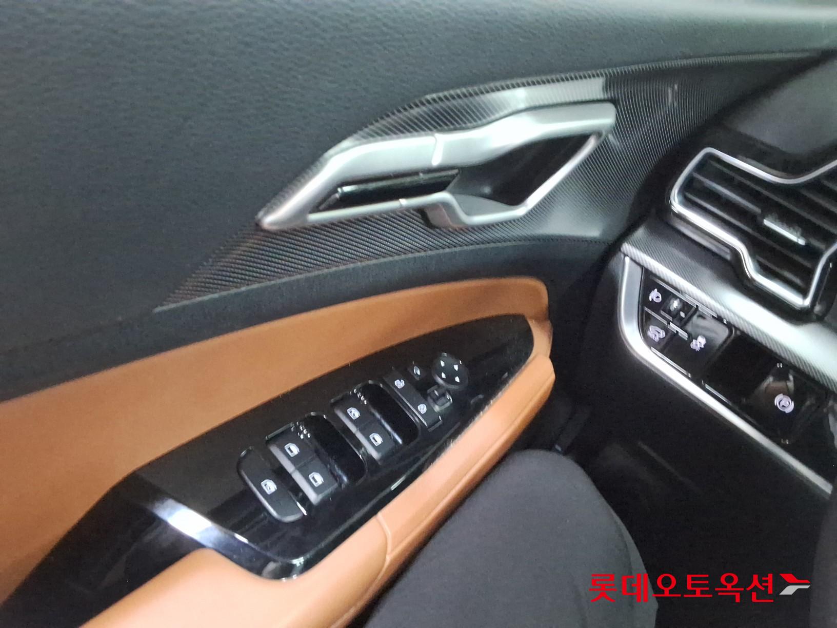 2023 - kia sportage